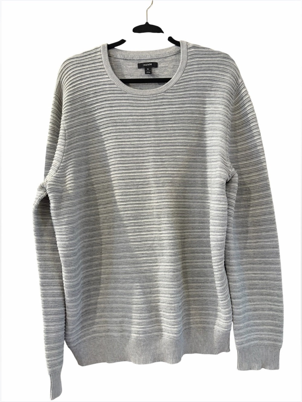 Like New! Alfani Men’s Gray and White Ribbed Crewneck Sweater X-Large